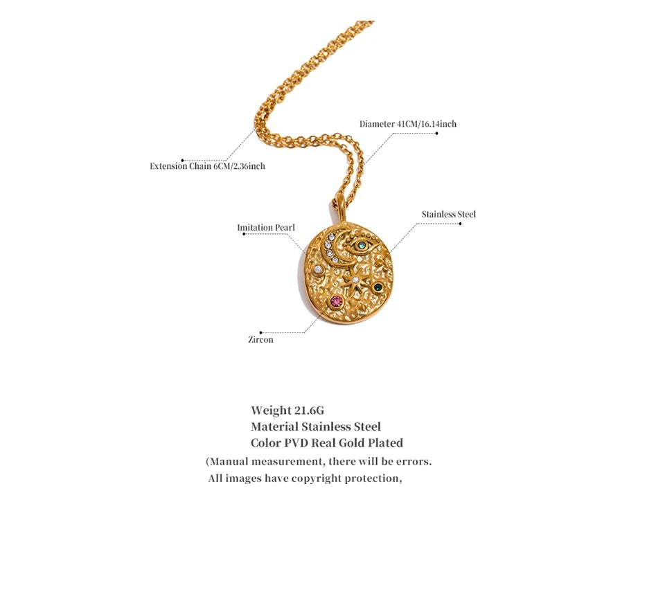 Cubic zirconia star moon necklace in gold-plated stainless steel with cubic zirconia.