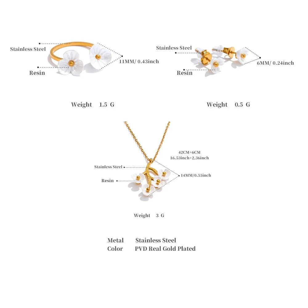 Resin flower earrings in gold-plated stainless steel with resin.