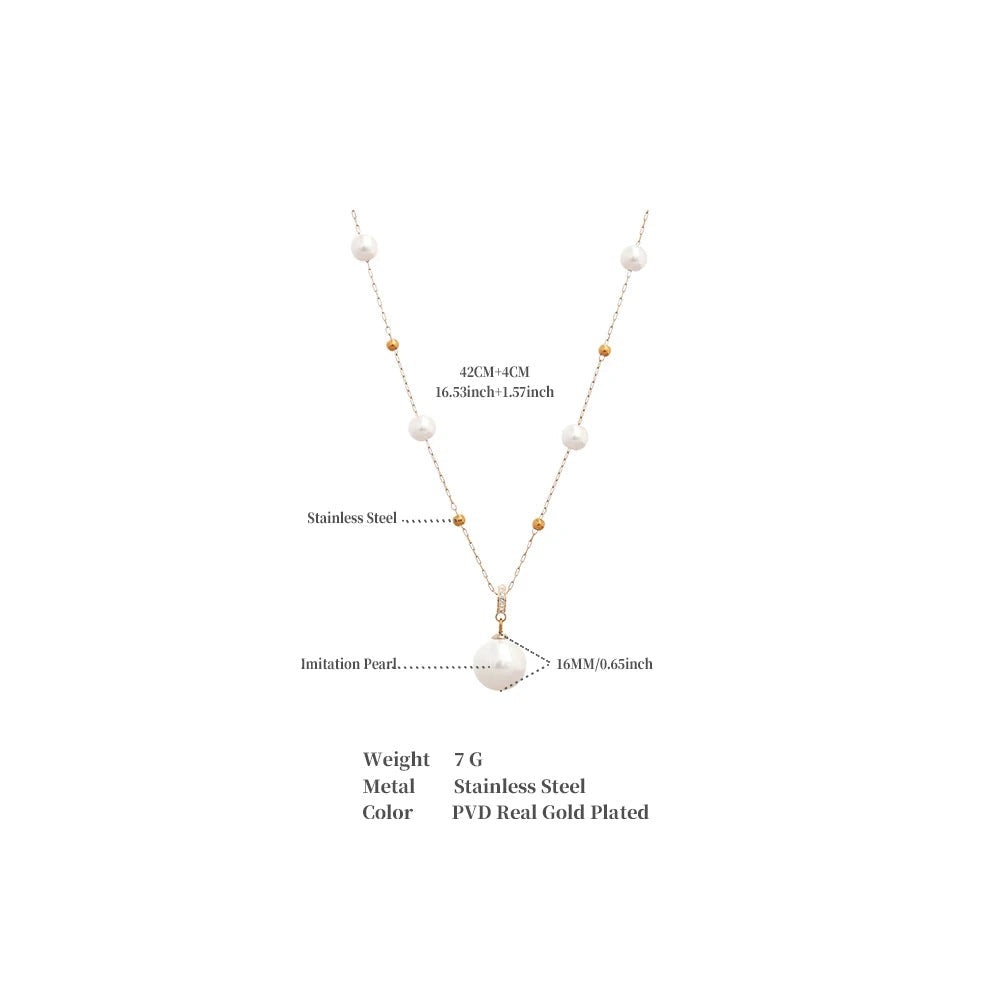 Pearl geometric chain necklace in gold-plated stainless steel with pearl.