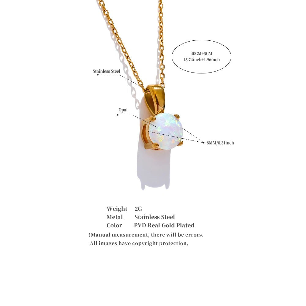 Natural stone geometric necklace in gold-plated stainless steel with natural stone.
