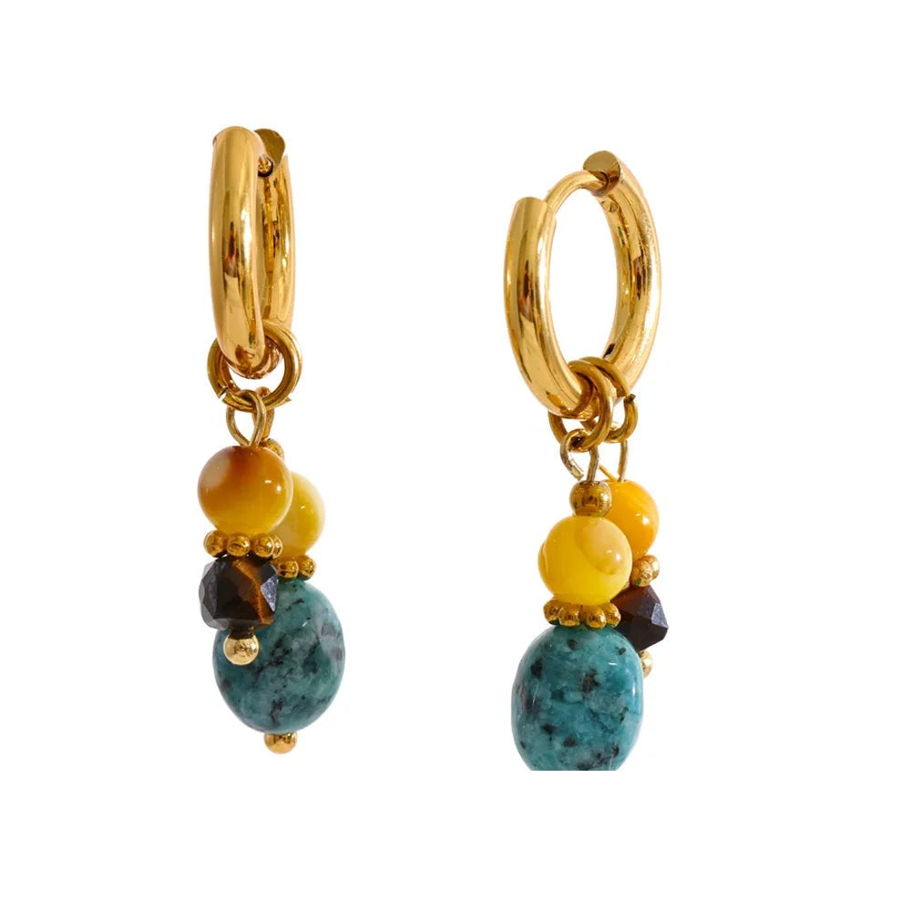 Natural stone star geometric earrings in gold-plated stainless steel with natural stone.