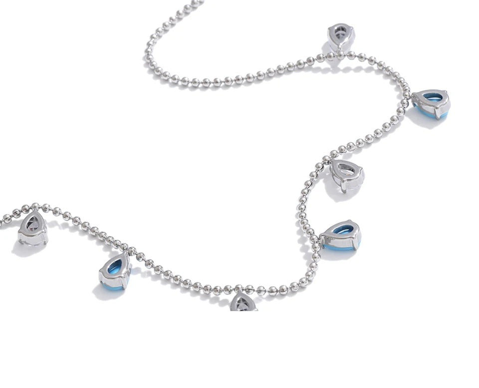 Cubic zirconia necklace in gold-plated stainless steel with cubic zirconia.