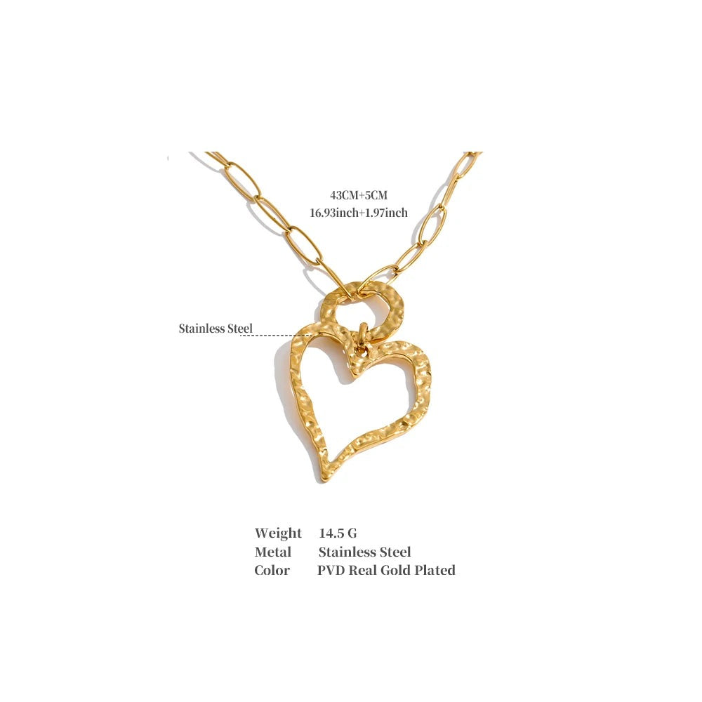 Heart necklace in gold-plated stainless steel.