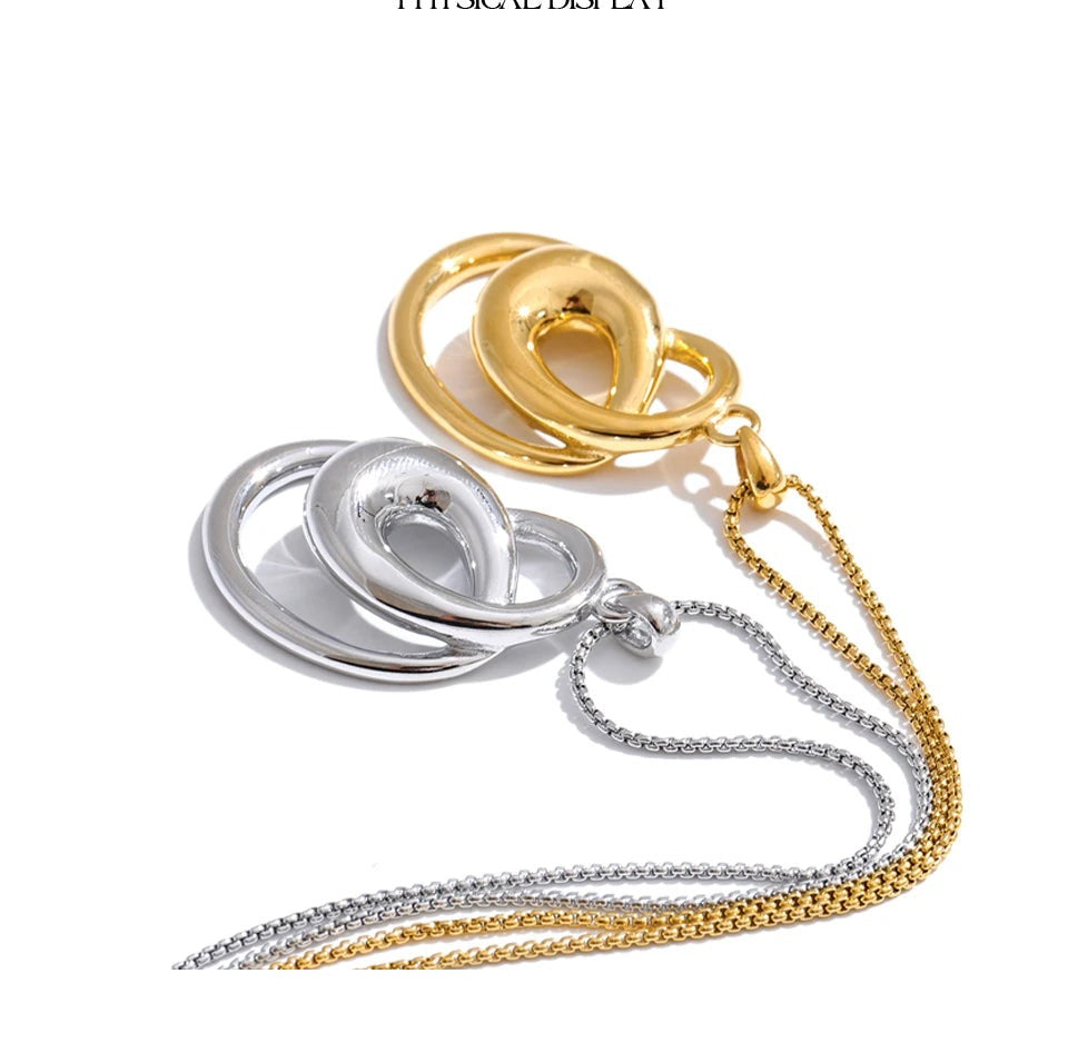 Geometric necklace in gold-plated stainless steel.