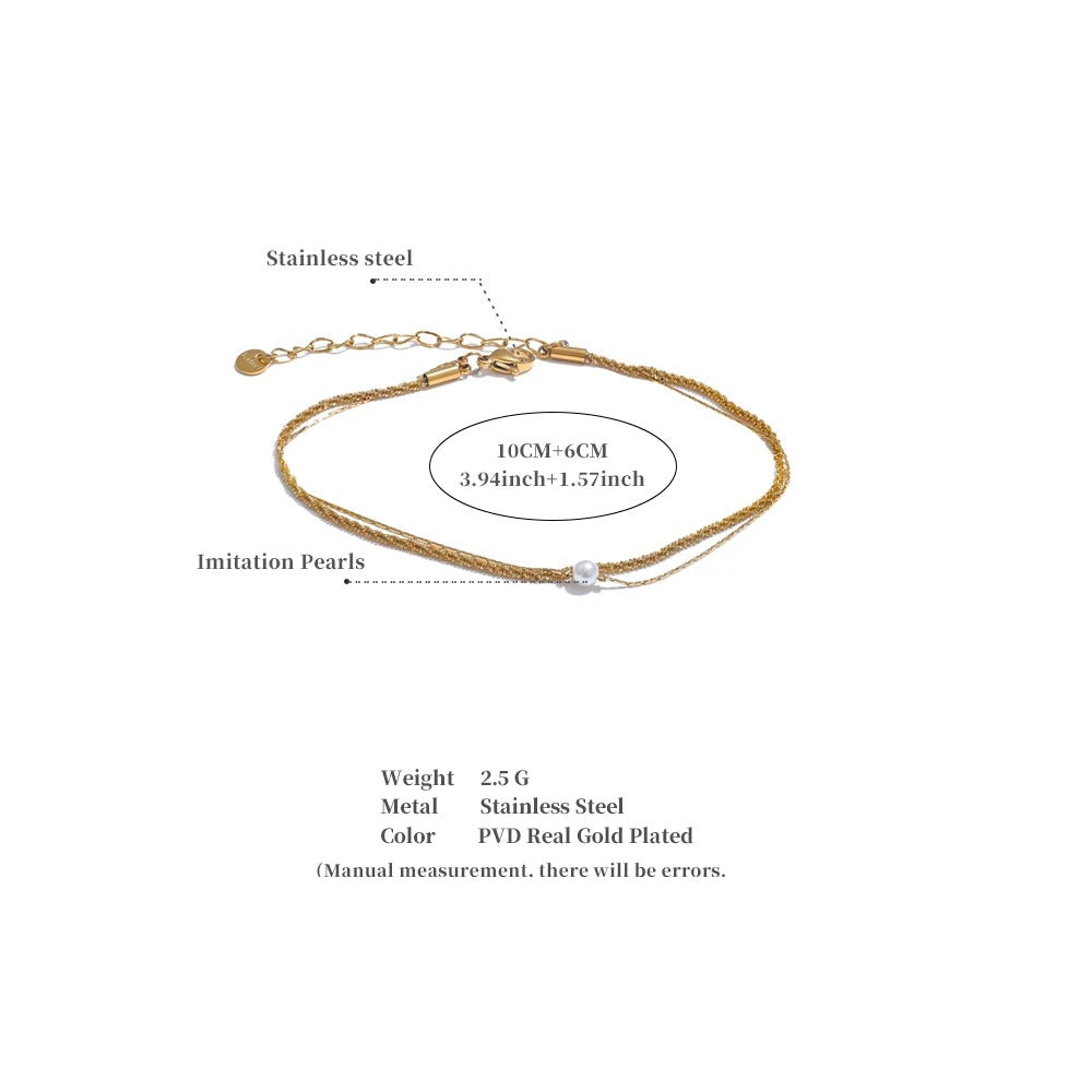 Pearl geometric chain necklace in gold-plated stainless steel with pearl.