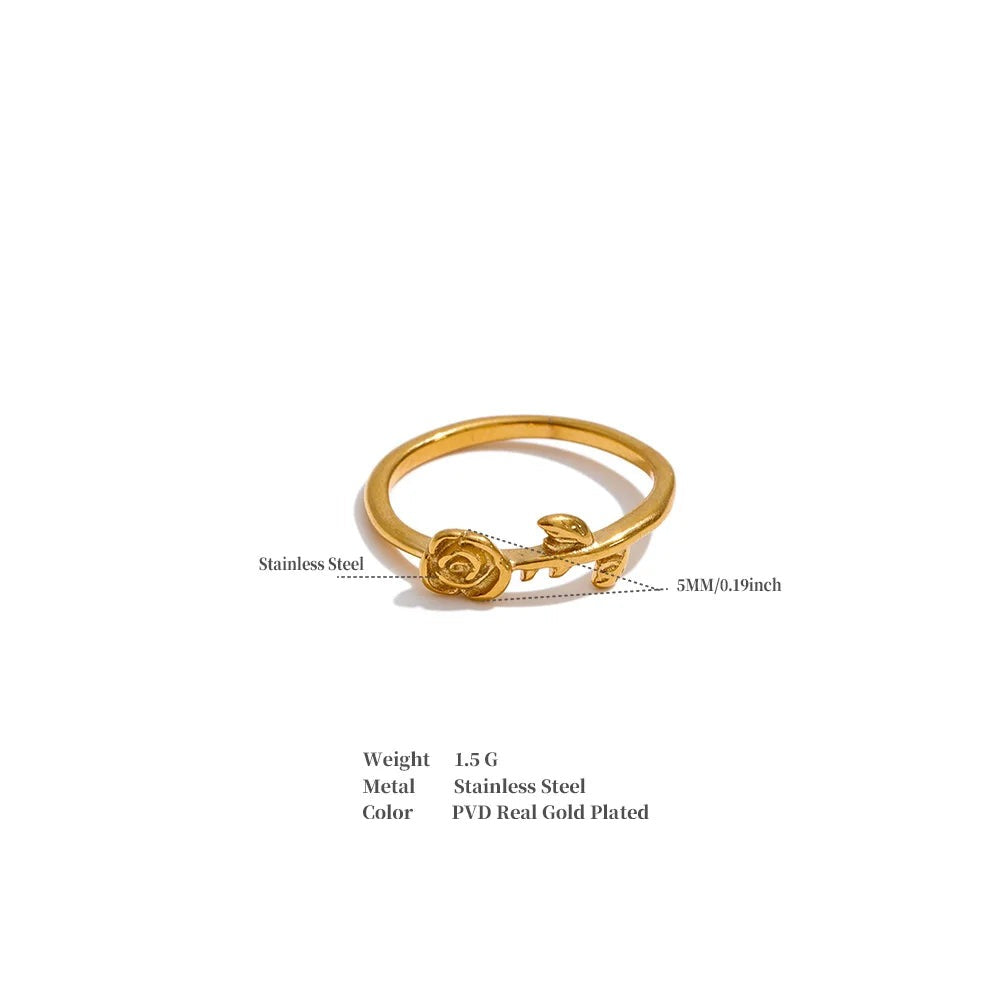 Flower geometric ring in 18K gold-plated stainless steel.