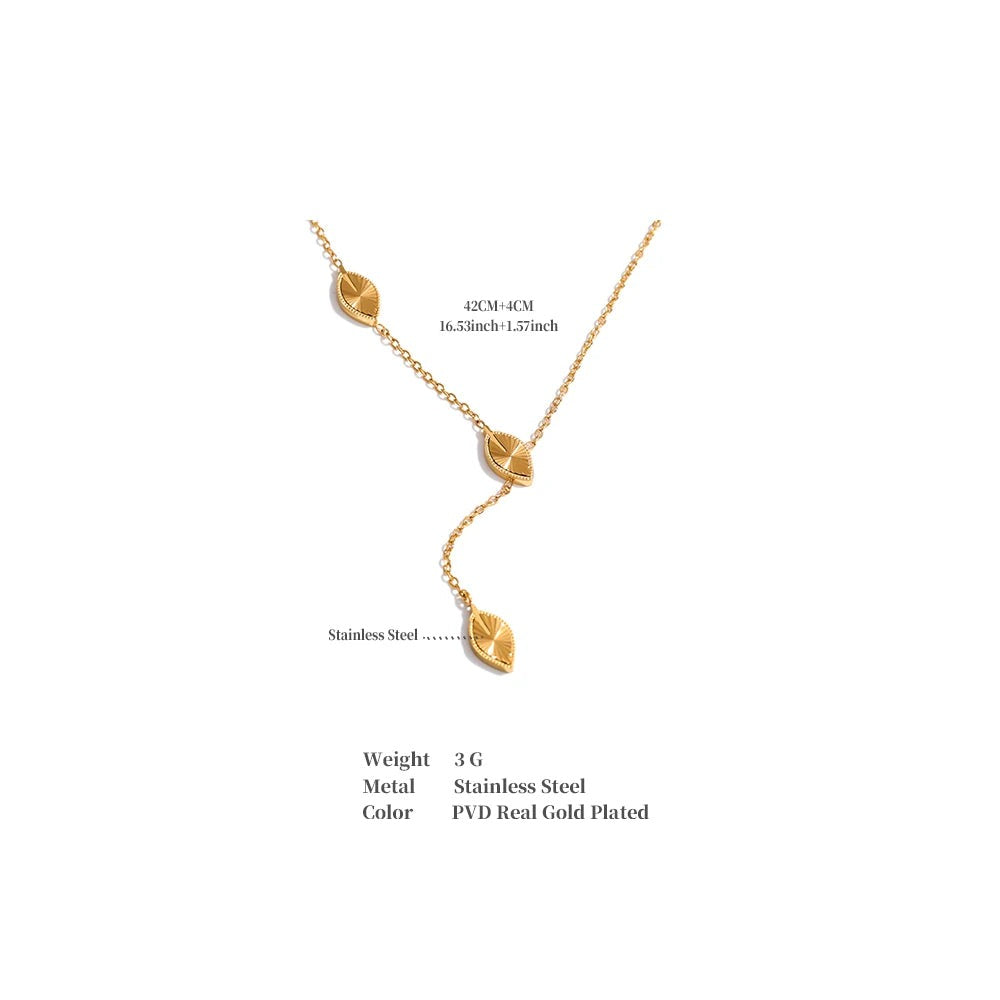 Chain necklace in gold-plated stainless steel.