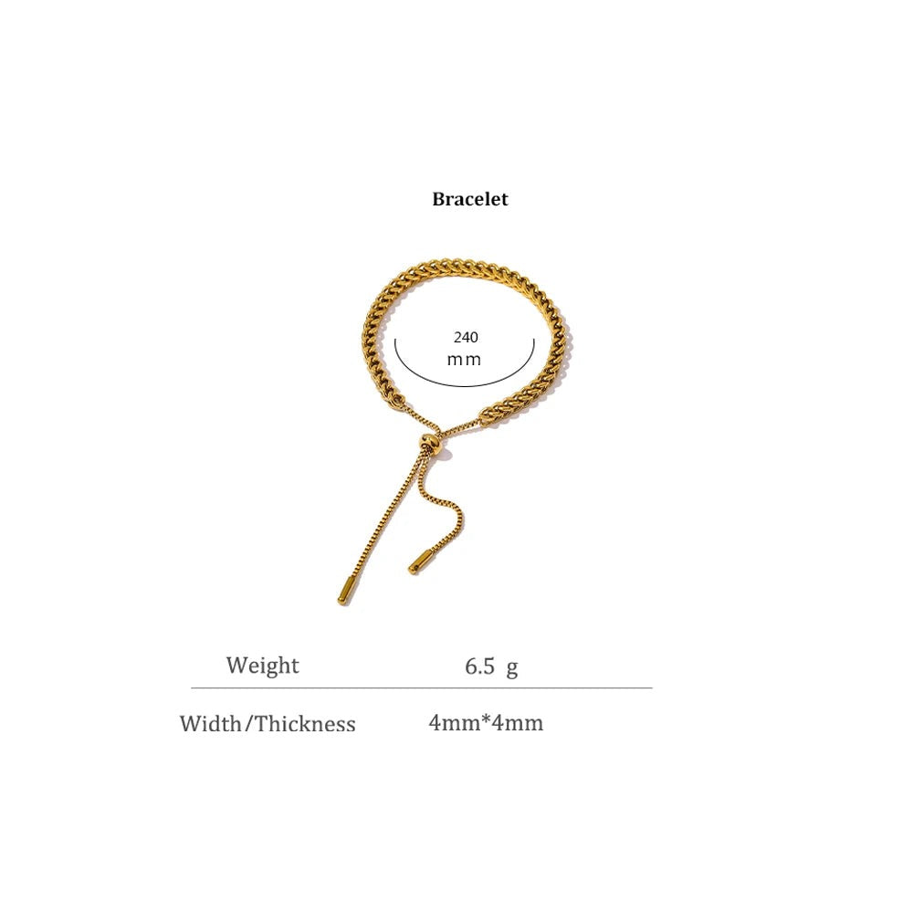 Minimalist geometric chain necklace in gold-plated stainless steel.