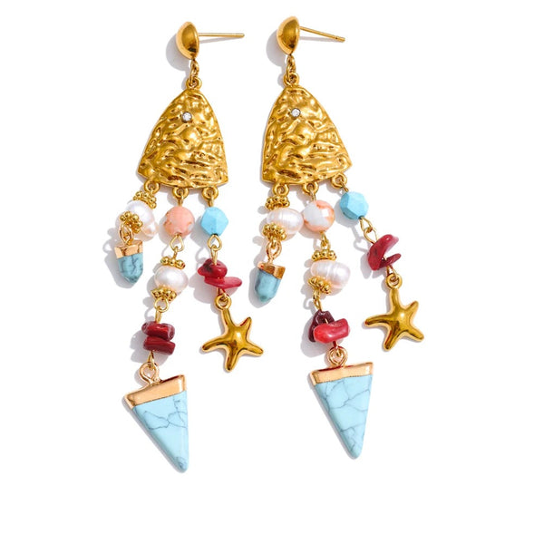 Gold-plated earrings with freshwater pearl and resin, featuring a starfish design and colorful stones.