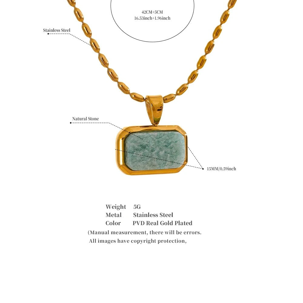 Natural stone geometric necklace in gold-plated stainless steel with natural stone.