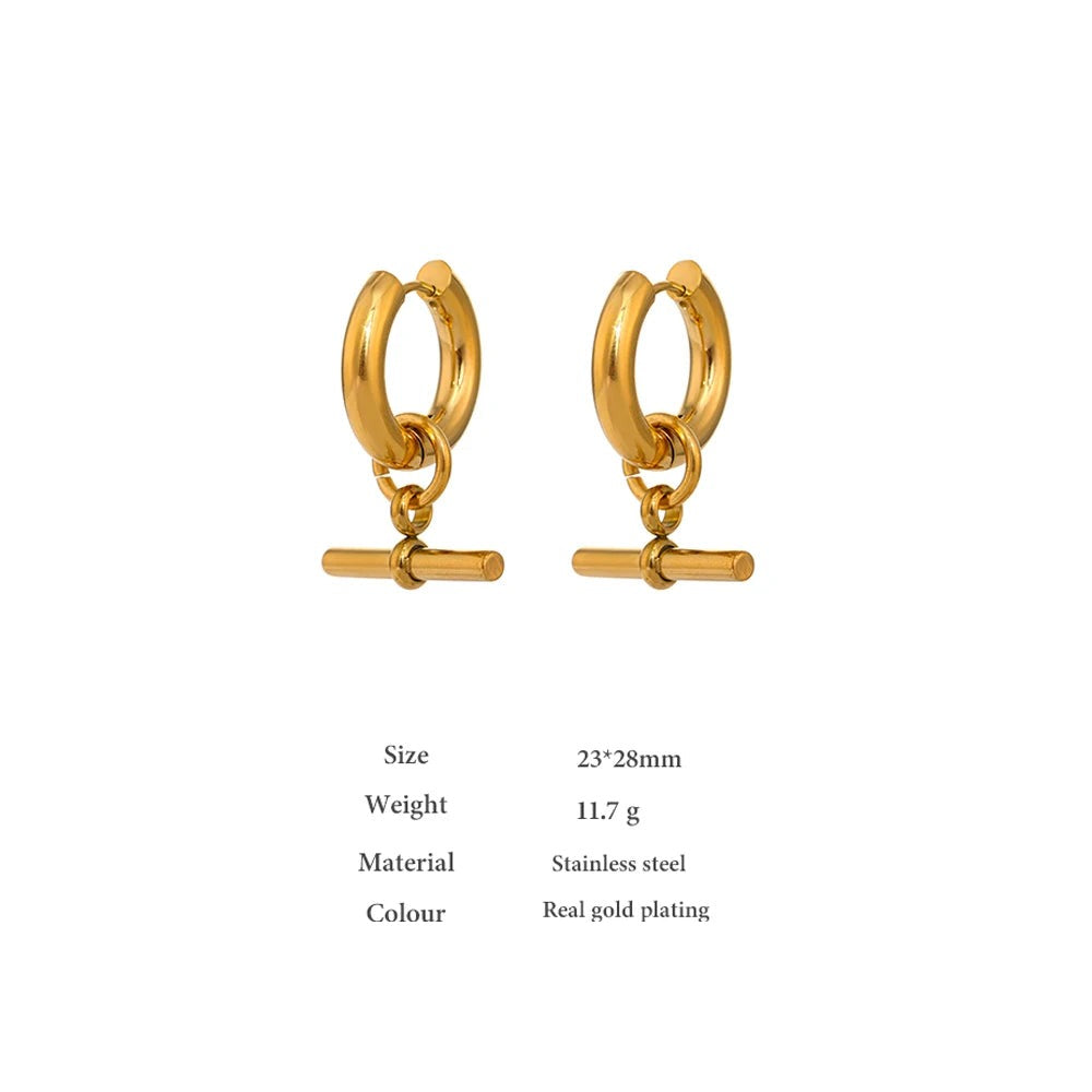 Geometric earrings in gold-plated stainless steel.
