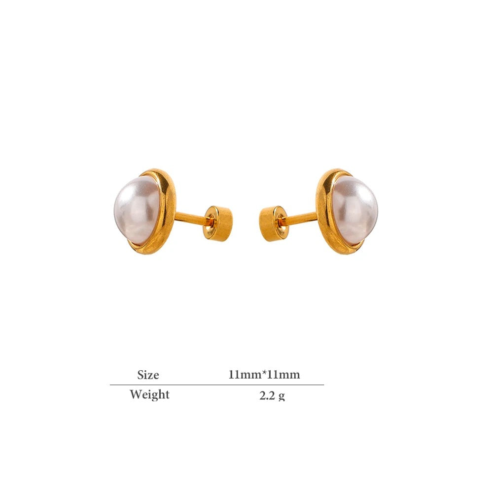 Pearl geometric earrings in gold-plated stainless steel with pearl.