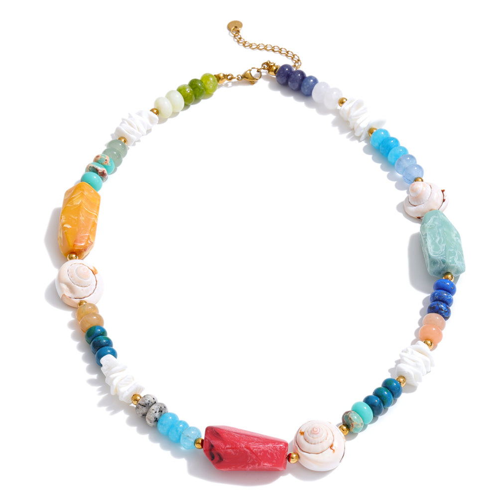 Shell resin natural stone necklace in gold-plated stainless steel with natural stone and shell.