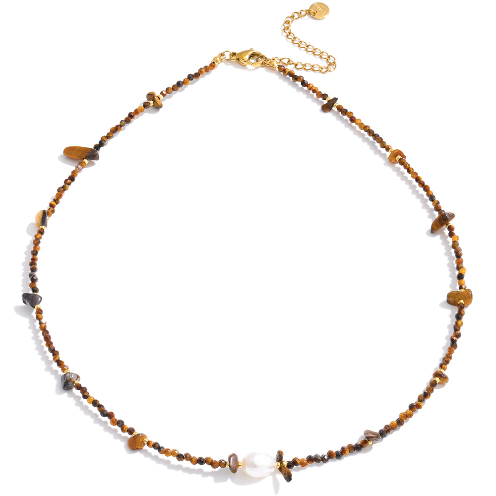 Freshwater pearl natural stone beaded necklace in gold-plated stainless steel with freshwater pearl and natural stone.