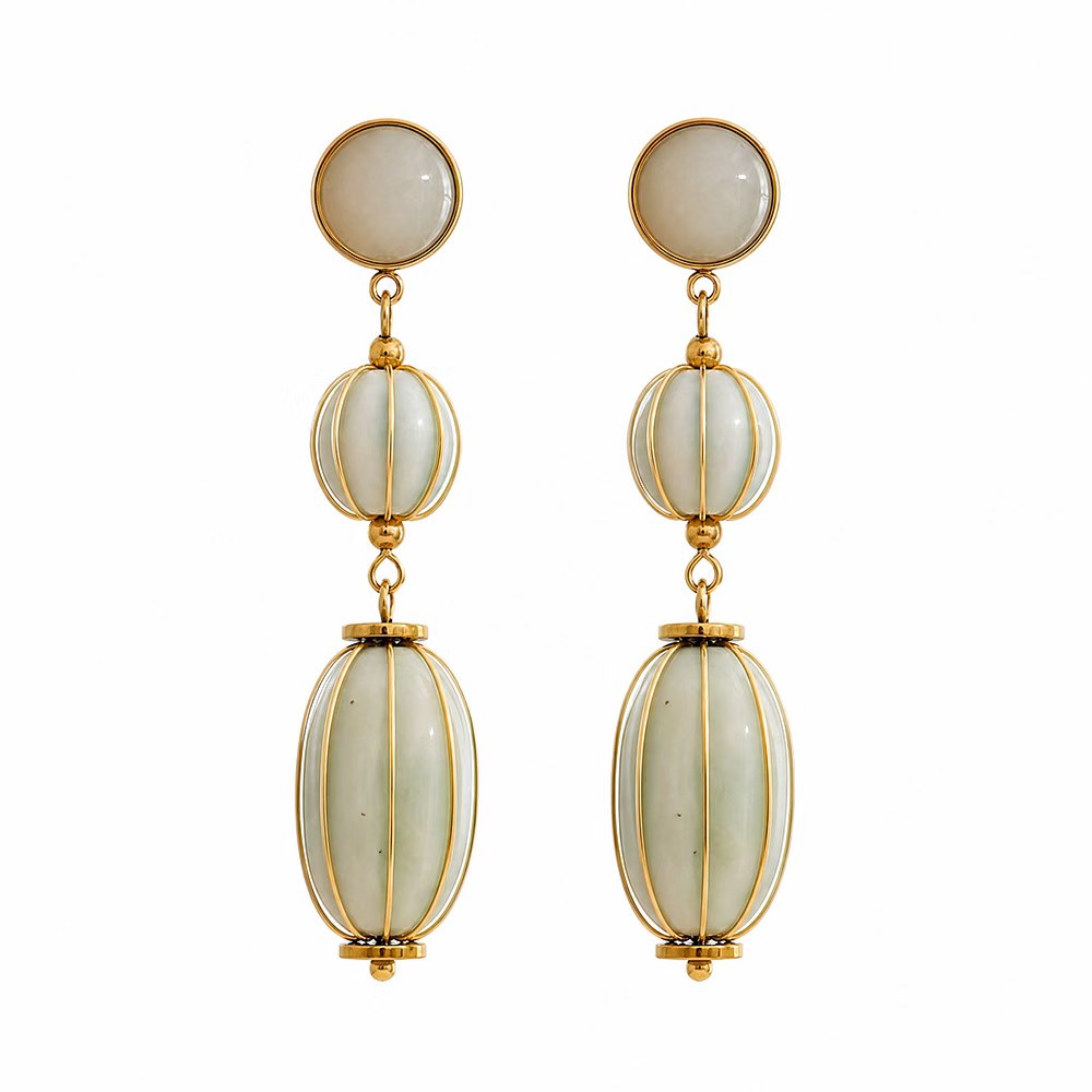 Beaded geometric earrings in gold-plated stainless steel.
