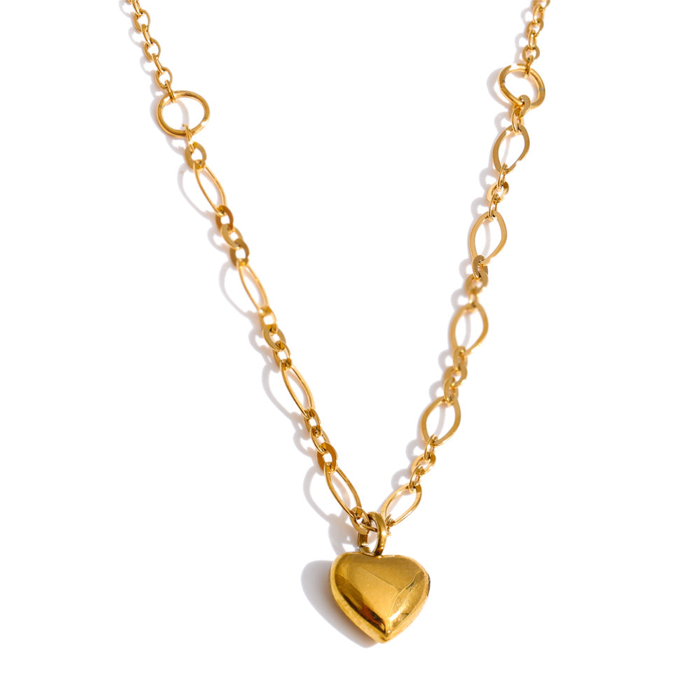 Heart geometric necklace in gold-plated stainless steel.