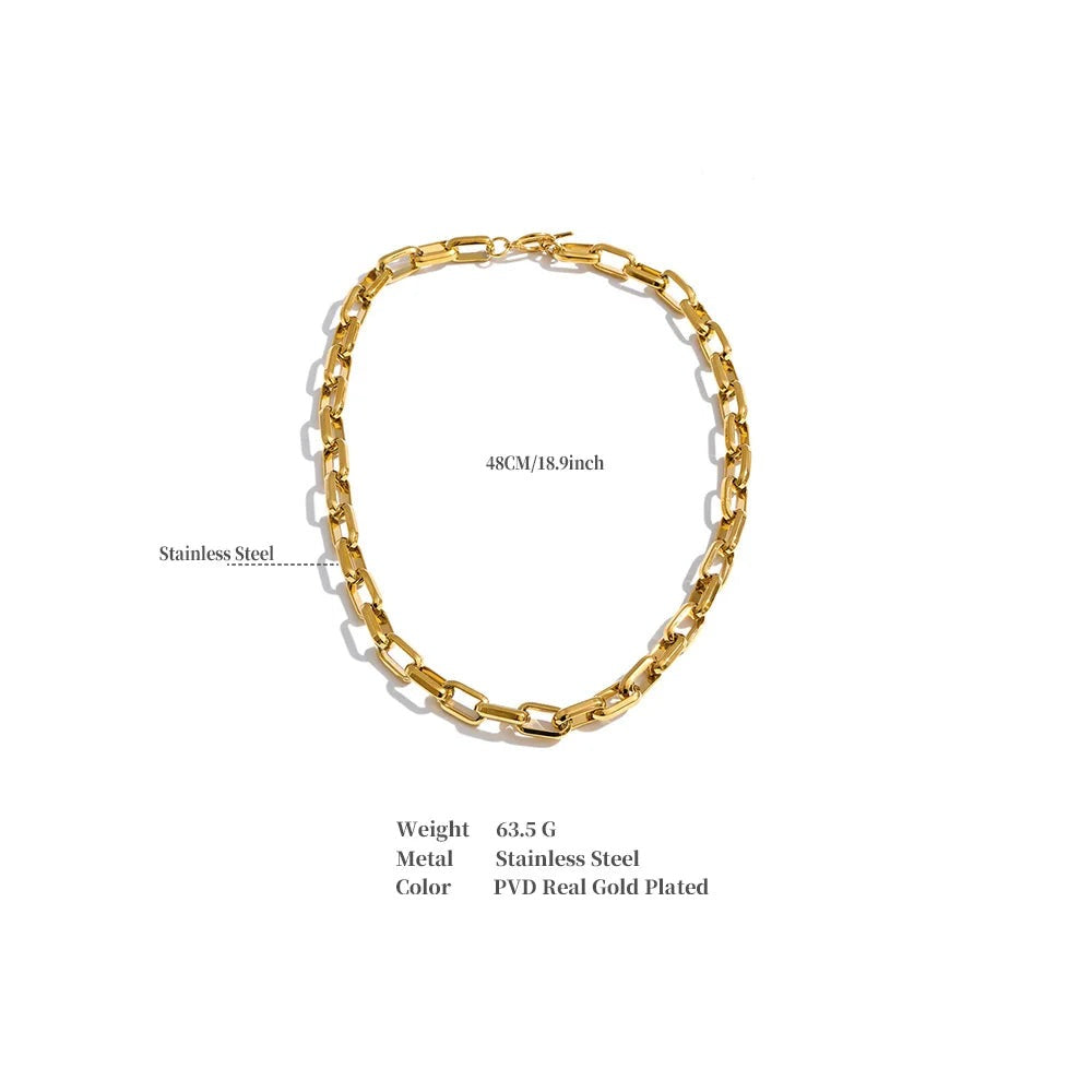 Geometric chain necklace in gold-plated stainless steel.