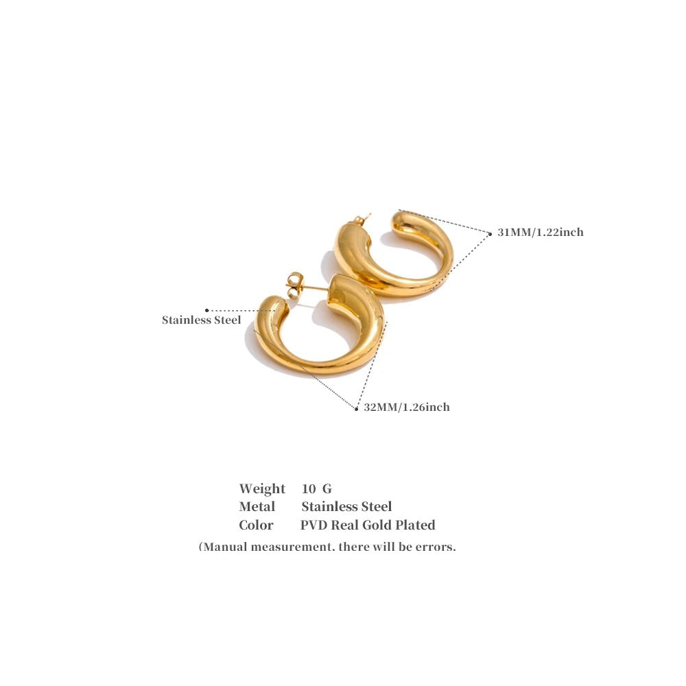 Minimalist geometric earrings in gold-plated stainless steel.