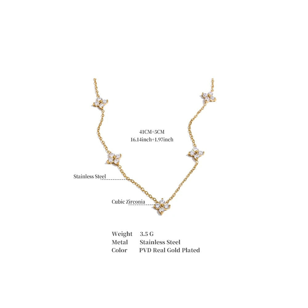 Cubic zirconia flower chain necklace in gold-plated stainless steel with cubic zirconia.