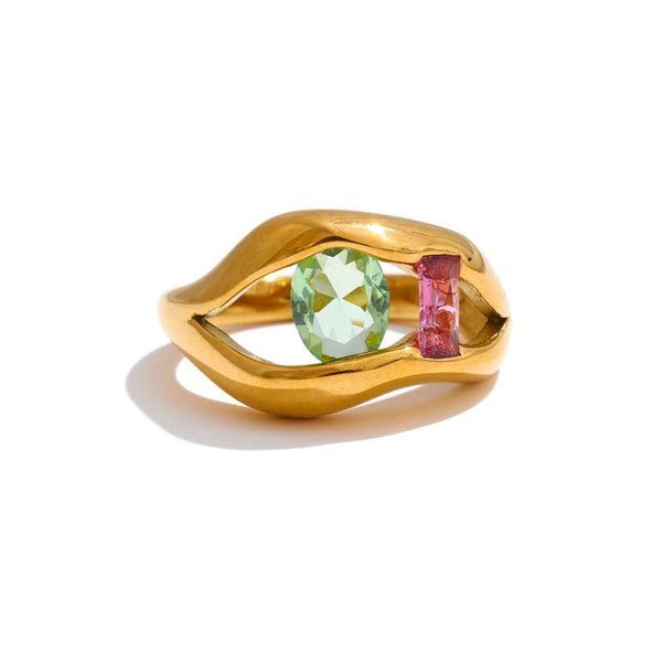 Ring made of 18k gold-plated stainless steel with cubic zirconia.