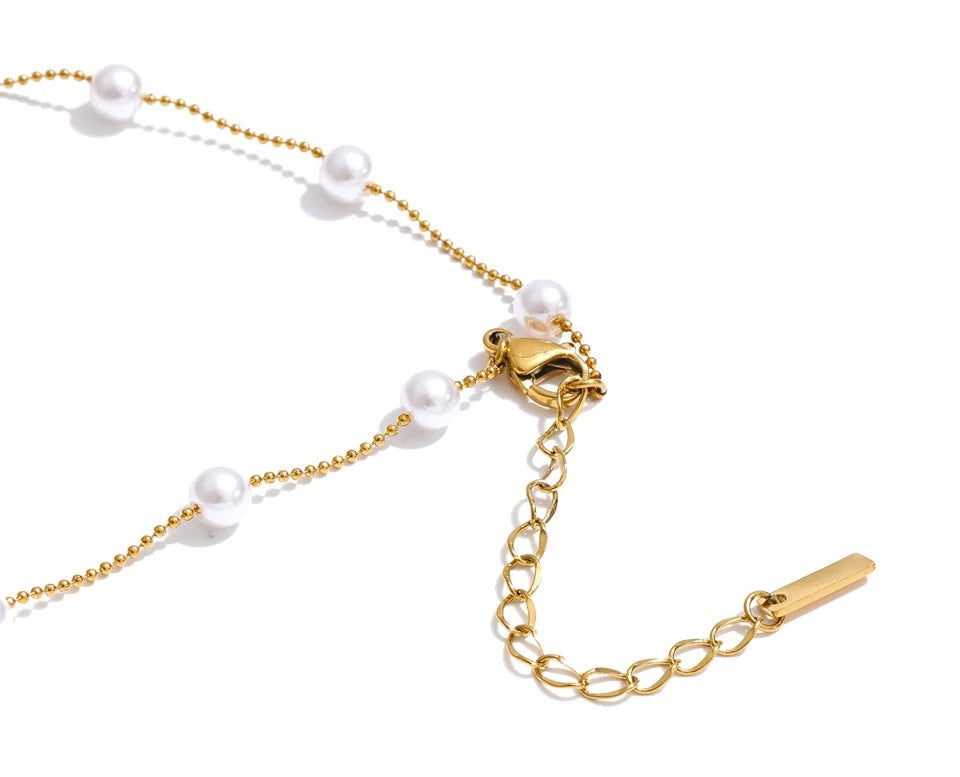 Pearl heart beaded necklace in gold-plated stainless steel with pearl.
