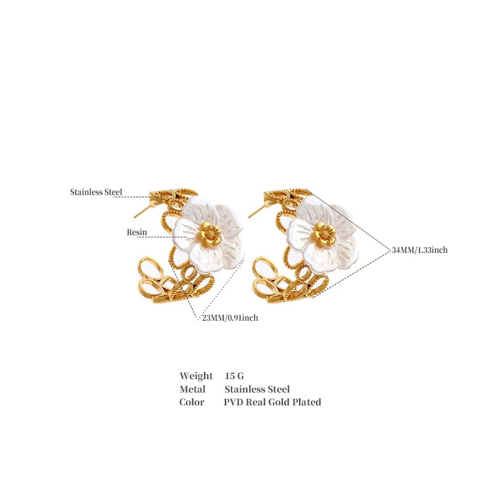 Resin flower earrings in gold-plated stainless steel with resin.