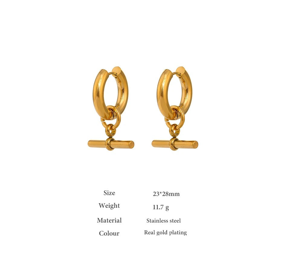 Geometric earrings in gold-plated stainless steel.