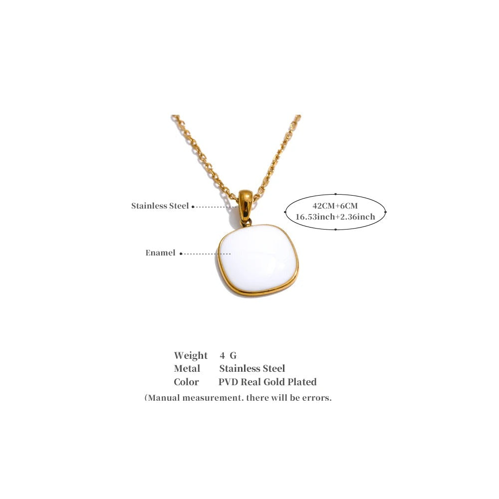 Geometric necklace in gold-plated stainless steel.