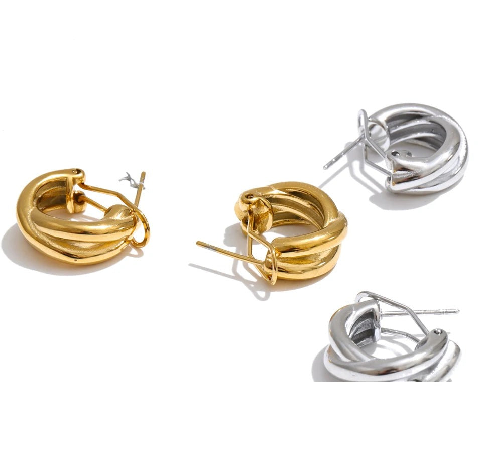 Vintage geometric earrings in gold-plated stainless steel.