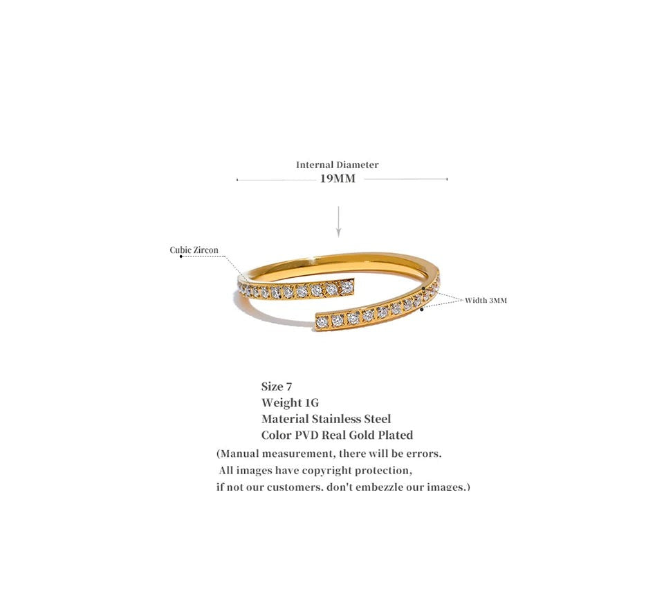 Cubic zirconia minimalist geometric ring in gold-plated stainless steel with cubic zirconia.