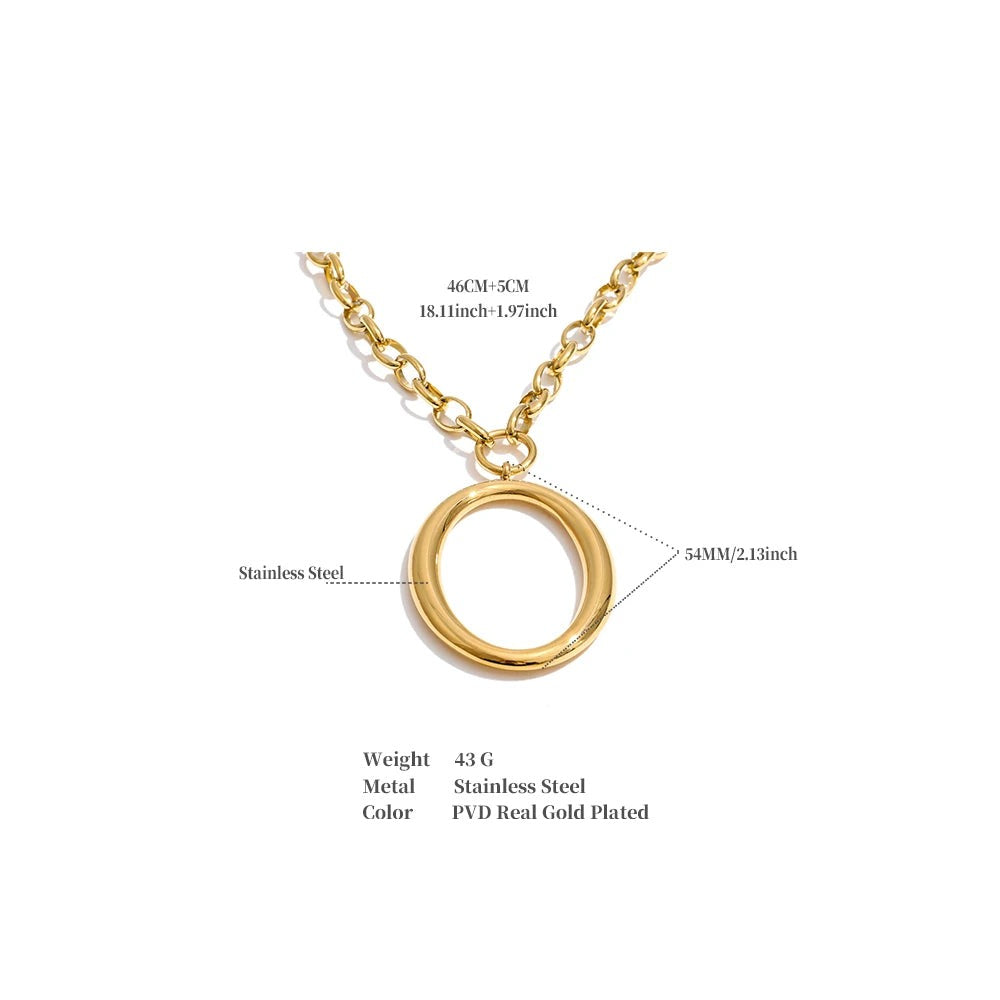 Geometric necklace in gold-plated stainless steel.