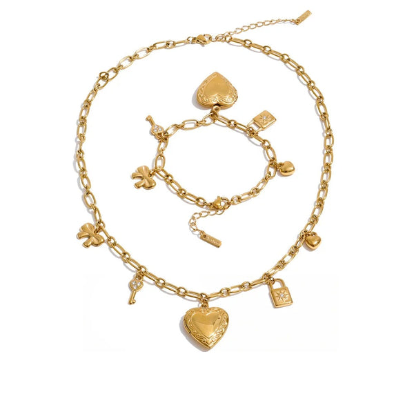 Gold-plated stainless steel necklace with a heart pendant.