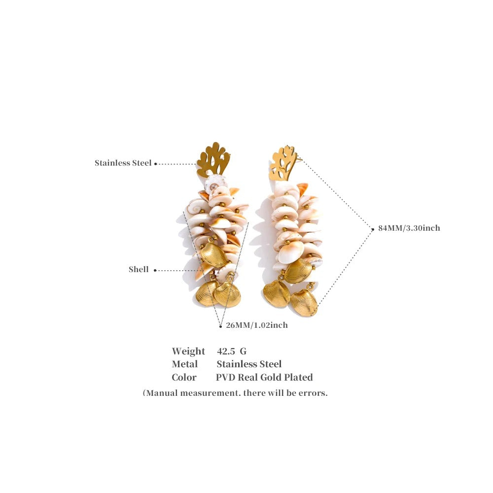 Shell geometric earrings in gold-plated stainless steel with shell.