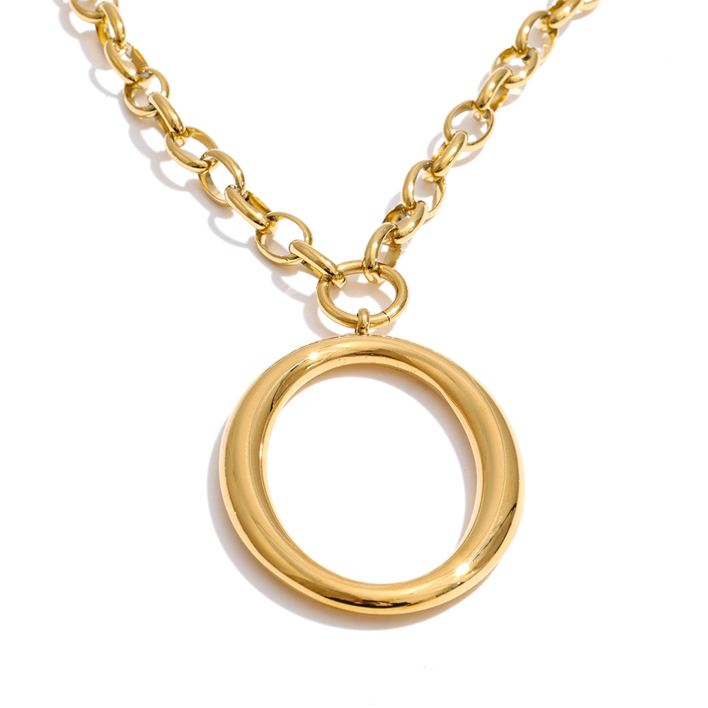 Geometric necklace in gold-plated stainless steel.