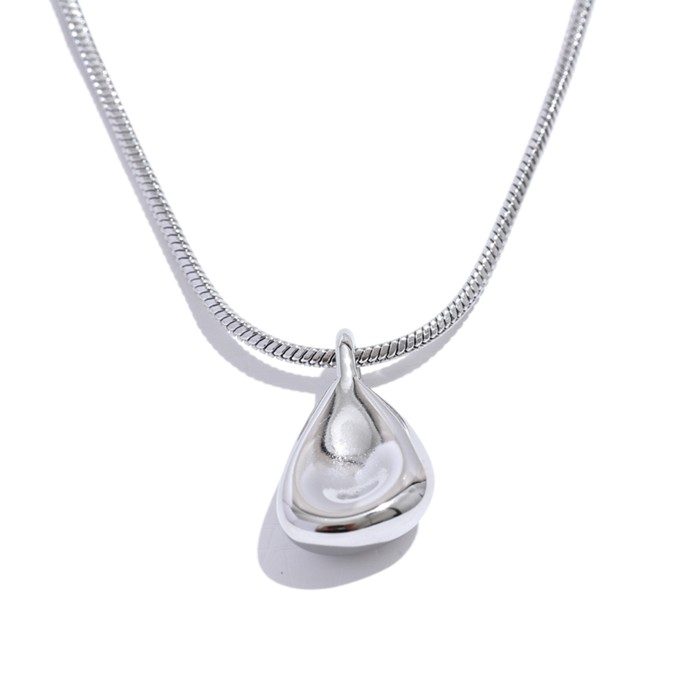 Geometric necklace in gold-plated 316L stainless steel.