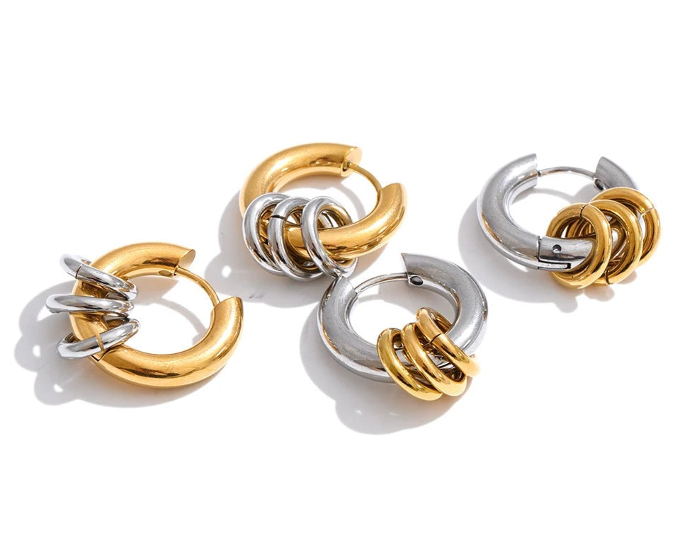 Geometric layered earrings in gold-plated stainless steel.