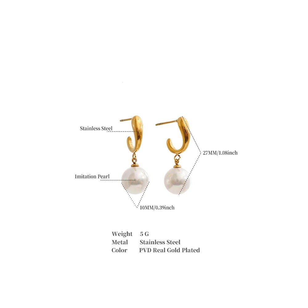 Pearl geometric earrings in gold-plated stainless steel with pearl.