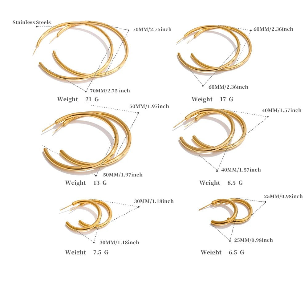 Minimalist geometric earrings in gold-plated stainless steel.