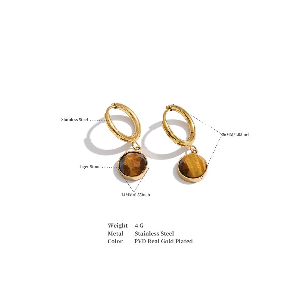 Red natural stone geometric earrings in gold-plated stainless steel with natural stone.