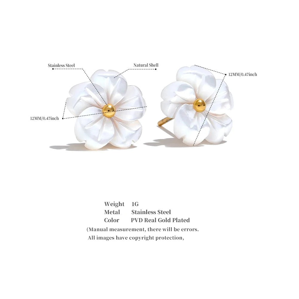 Shell flower earrings in gold-plated stainless steel with shell.