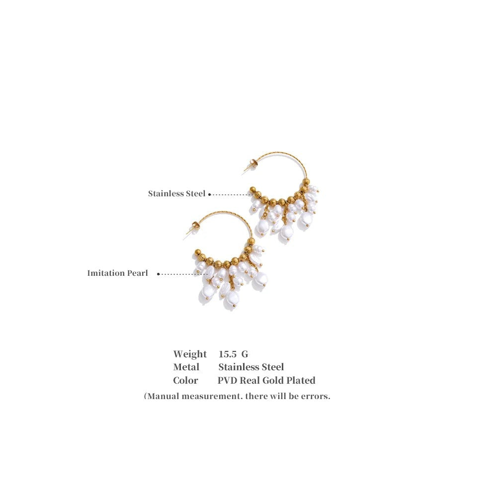 Pearl geometric earrings in gold-plated stainless steel with pearl.