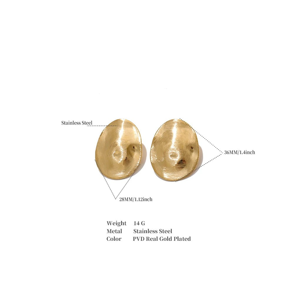 Geometric earrings in 14K gold-plated stainless steel.