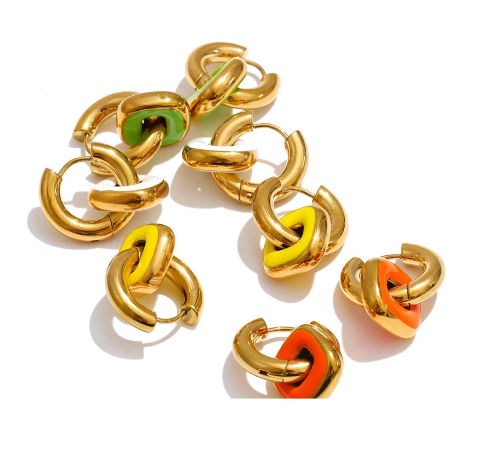 Enamel multi-color geometric earrings in gold-plated stainless steel with enamel.