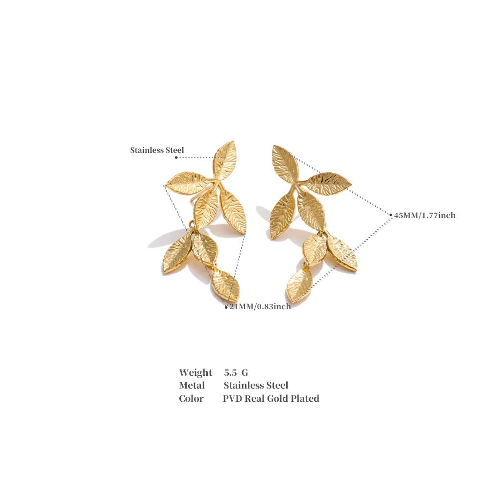 Geometric earrings in gold-plated stainless steel.
