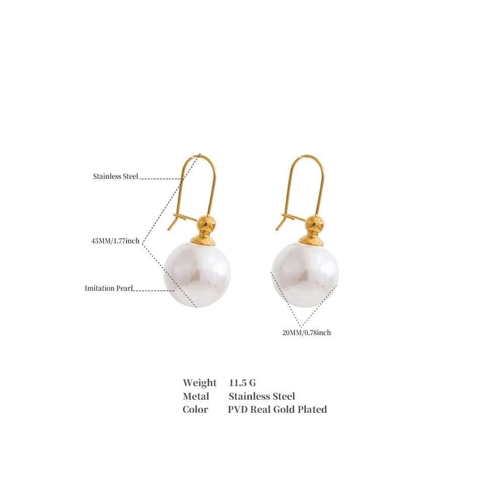 Pearl geometric earrings in gold-plated stainless steel with pearl.