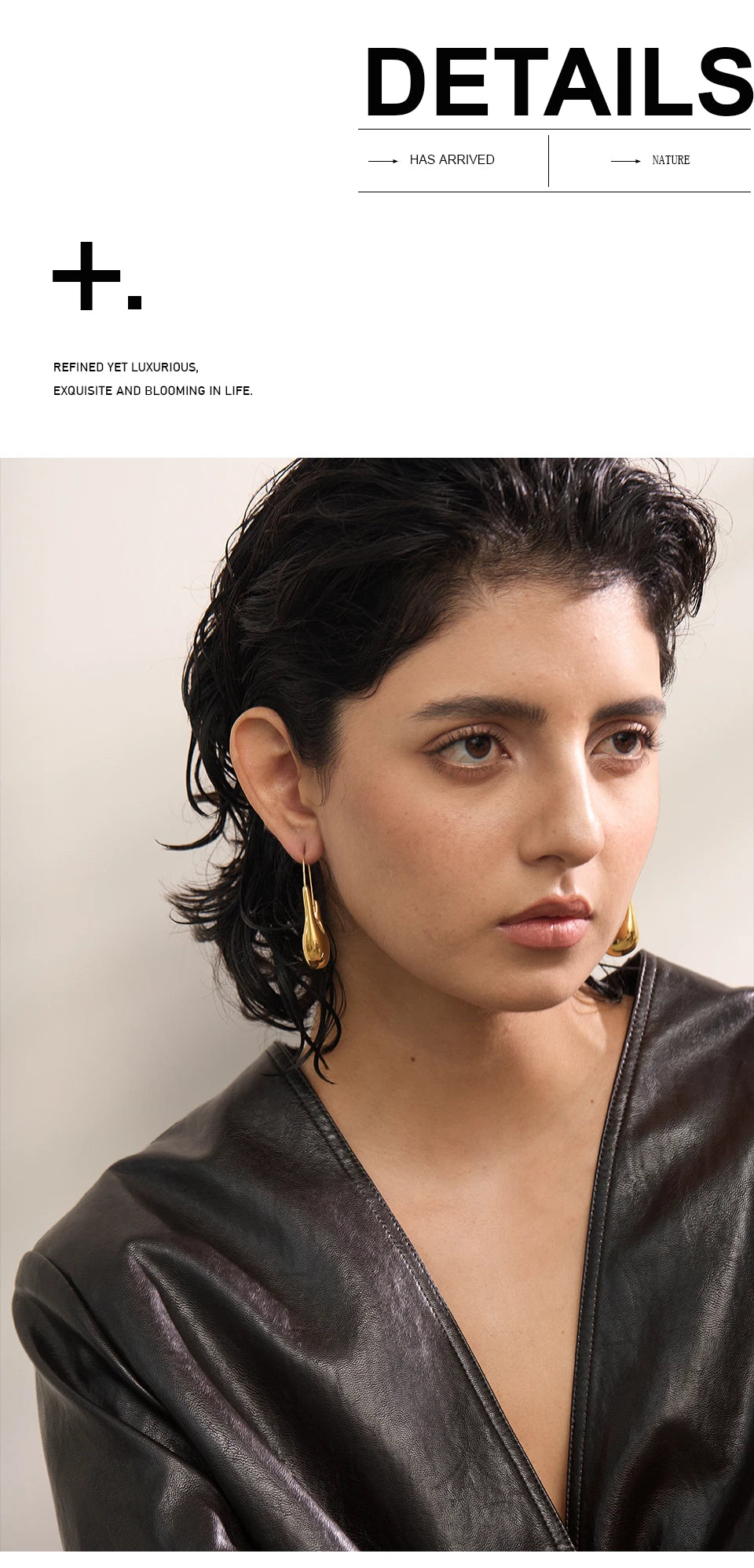 Geometric earrings in gold-plated stainless steel.
