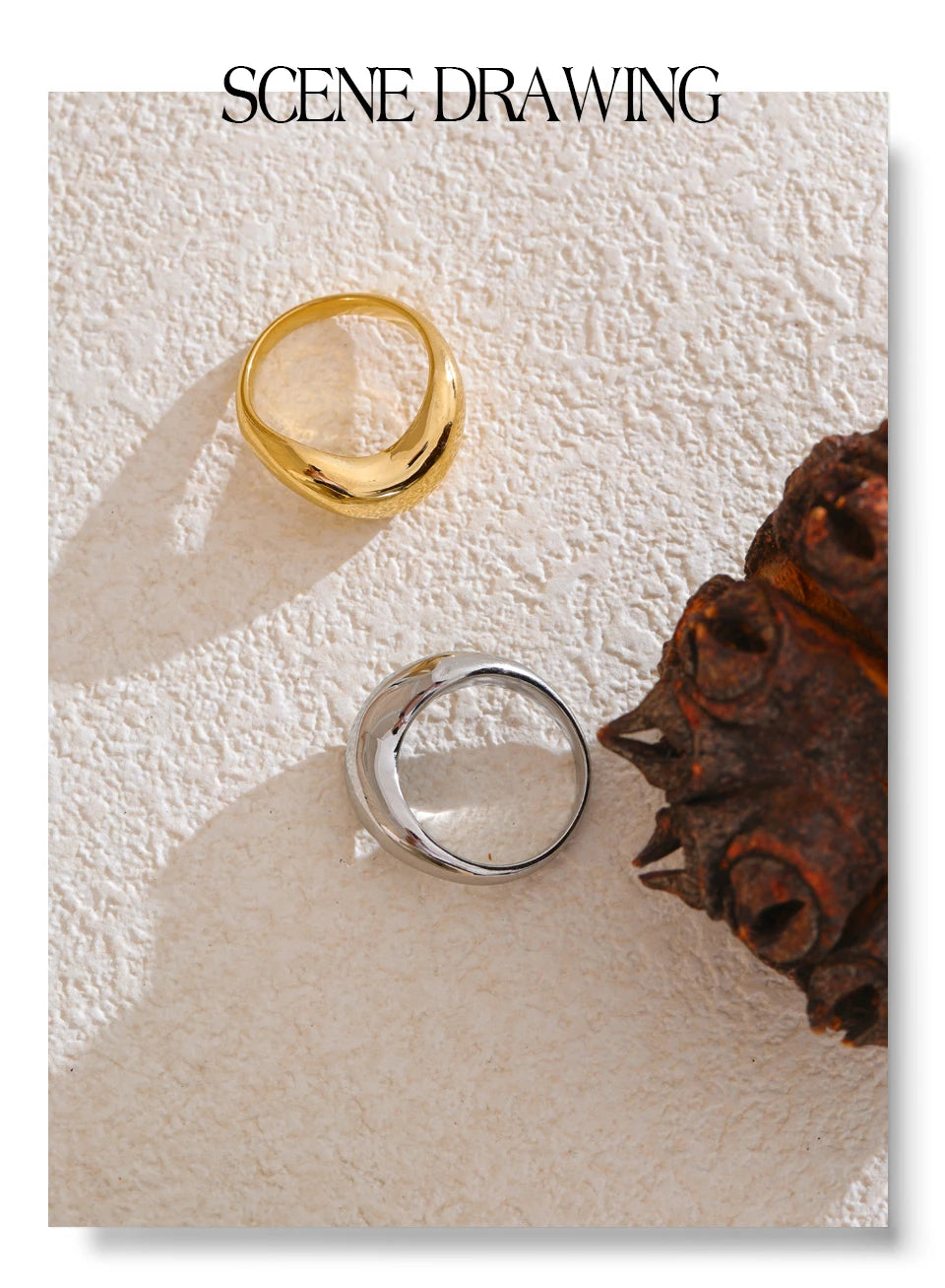 Minimalist geometric ring in 18K gold-plated stainless steel.