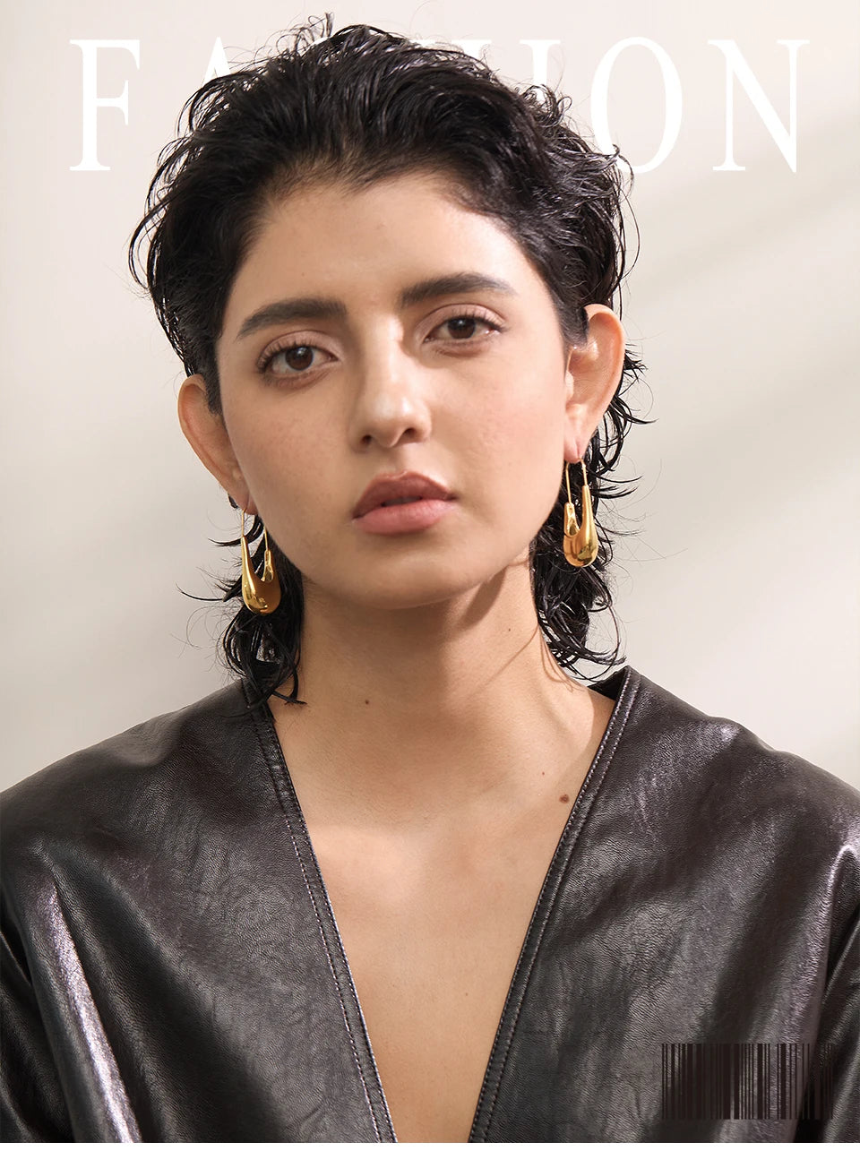Geometric earrings in gold-plated stainless steel.