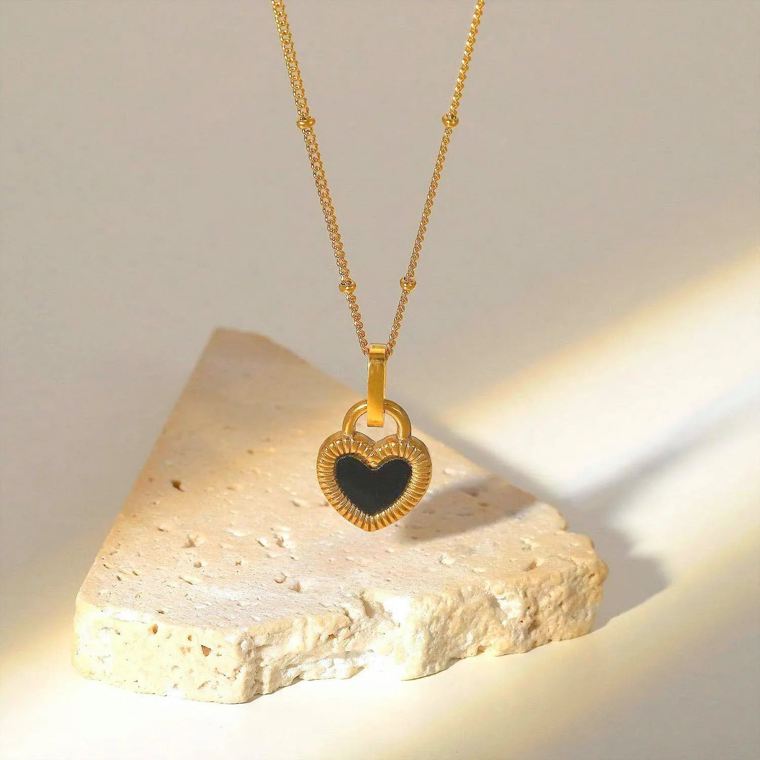 Black Heart Pendant Necklace — Stainless Steel · PS148
