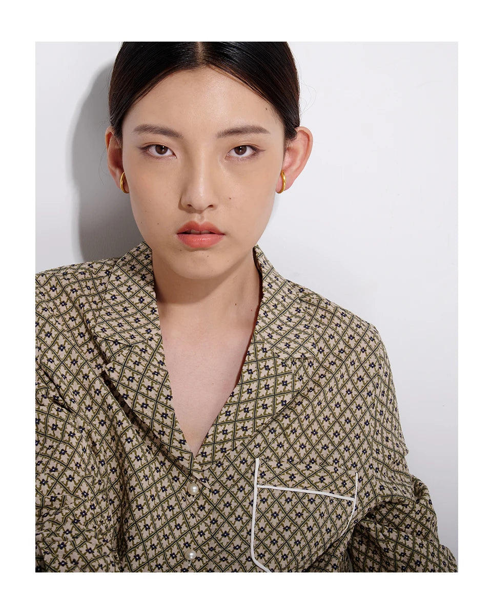 Geometric earrings in gold-plated stainless steel.
